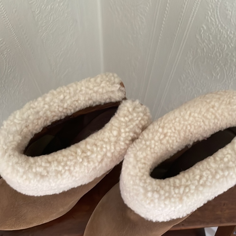 UGG FUR LINED HEEL BOOTIES TAN SIZE 6 - Picture 9 of 14